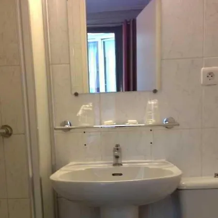 Hostel Smart Place Gare Du Nord By Hiphophostels *