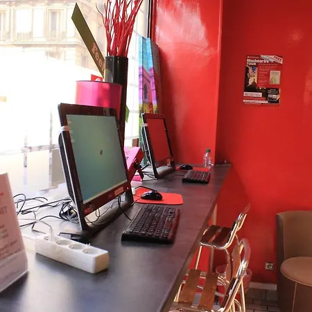 Hostel Smart Place Gare Du Nord By Hiphophostels Paris